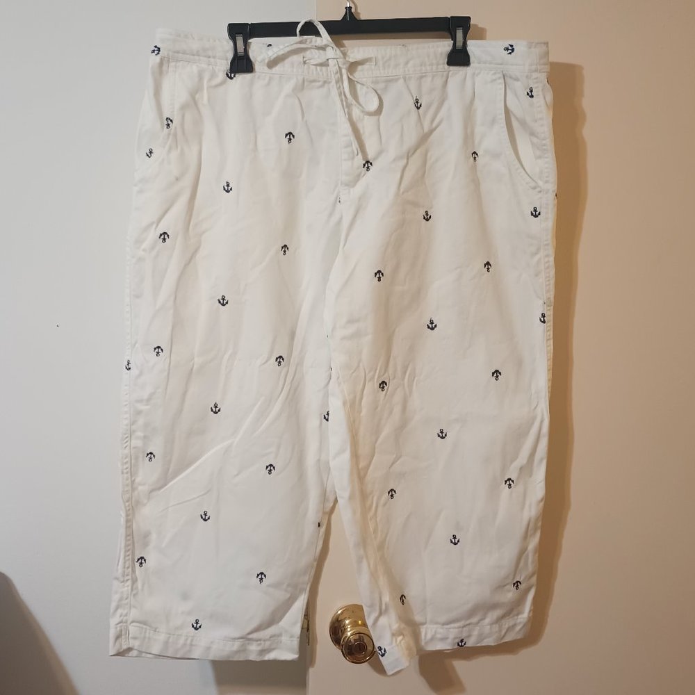 VGUC ~ Basic Editions Embroidered Anchor White Capri Pants (Size: XL)
